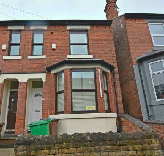 6 Bedroom Terraced House To Rent In Kimbolton Avenue Nottingham, NG7