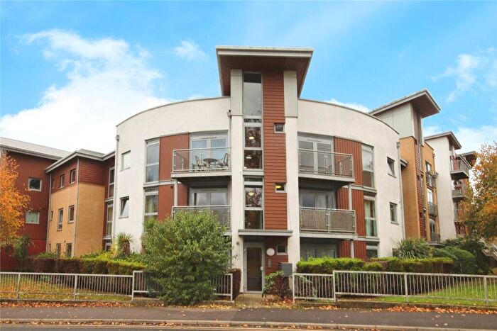 2 Bedroom Apartment To Rent In Kelvin Gate, Bracknell, Berkshire, RG12