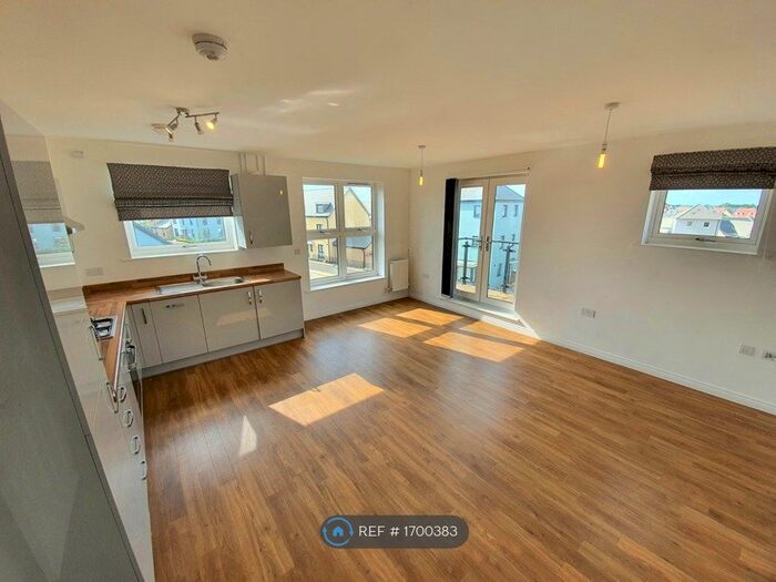 2 Bedroom Flat To Rent In Whitehouse, Milton Keynes, MK8