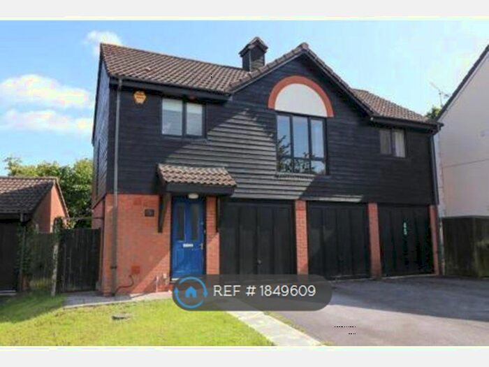 2 Bedroom Detached House To Rent In Clover Way, Southampton, SO30
