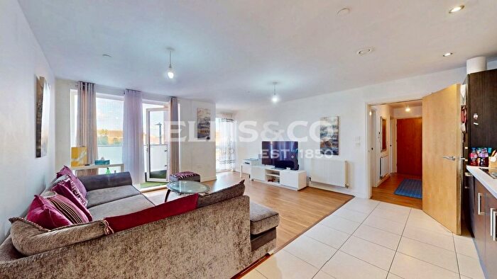 2 Bedroom Flat For Sale In The Broadway, Greenford, UB6