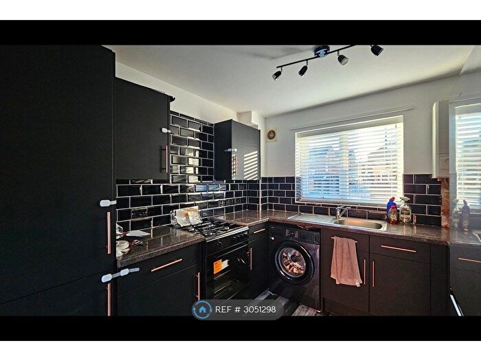 2 Bedroom Terraced House To Rent In Lopham St, Sheffield, S3