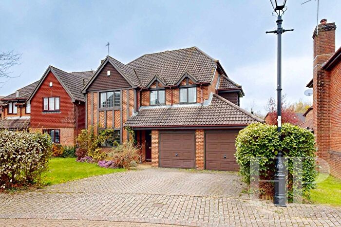 4 Bedroom Detached House To Rent In Hatchlands, Horsham, RH12