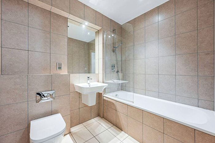 1 Bedroom Flat To Rent In Larkwood Avenue, Lewisham, London, SE10