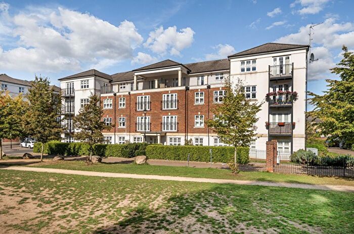 2 Bedroom Flat For Sale In Stewart Court, Colnhurst Road, Watford, WD17