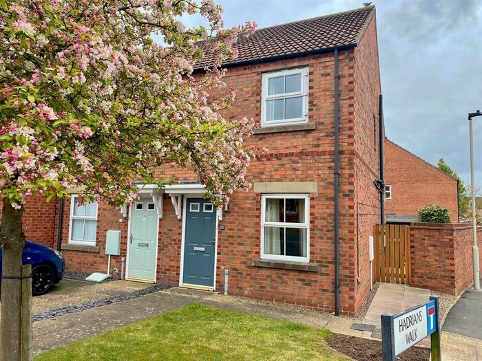 2 Bedroom Semi-Detached House For Sale In Centurion Way, Crossgates, Scarborough, YO12