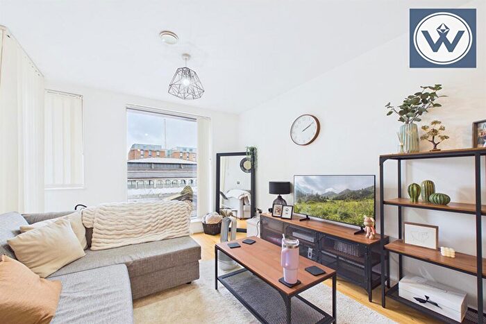 1 Bedroom Apartment To Rent In One Smithfield Square, M4