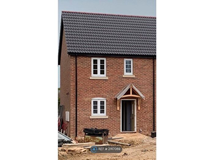 2 Bedroom End Of Terrace House To Rent In Creasy Drive, Lincoln, LN2