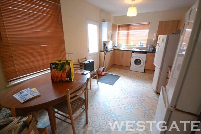 4 Bedroom Terraced House To Rent In Norris Road, Reading, RG6