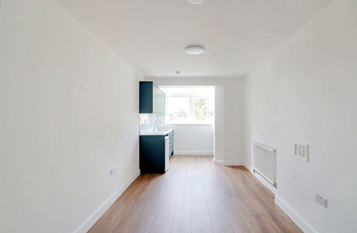 Studio To Rent In Fitzjohn's Avenue, Hampstead, NW3