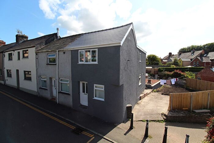 3 Bedroom End Of Terrace House For Sale In Maendu Street, Brecon, LD3