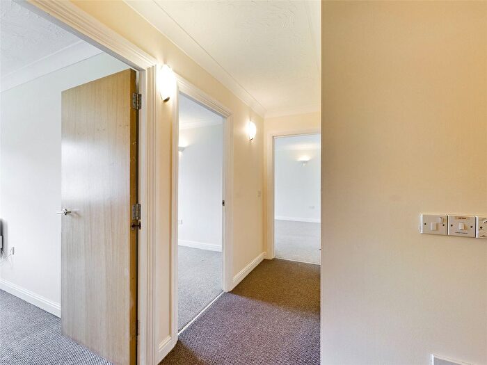 2 Bedroom Flat To Rent In Arthurs Close, Emersons Green, Bristol, BS16
