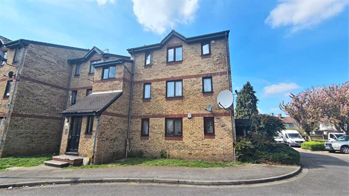 Studio To Rent In Martin Close, Edmonton, N9