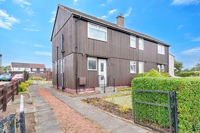 3 Bedroom Semi-Detached House For Sale In Chapelton Drive, West Calder, EH55