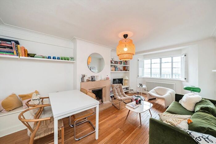 2 Bedroom Flat For Sale In Streatham High Road, Streatham, SW16