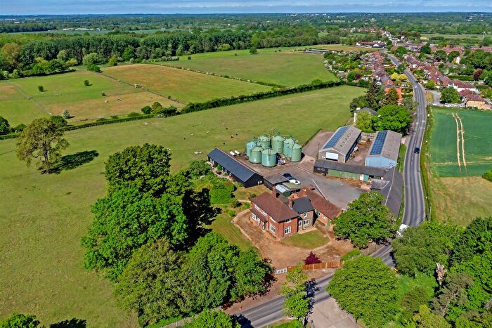 5 Bedroom Detached House For Sale In Tollgate Road, Colney Heath, AL4