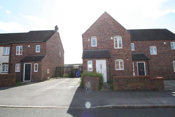 3 Bedroom Semi-Detached House To Rent In Waltheof Road, Sheffield, S2