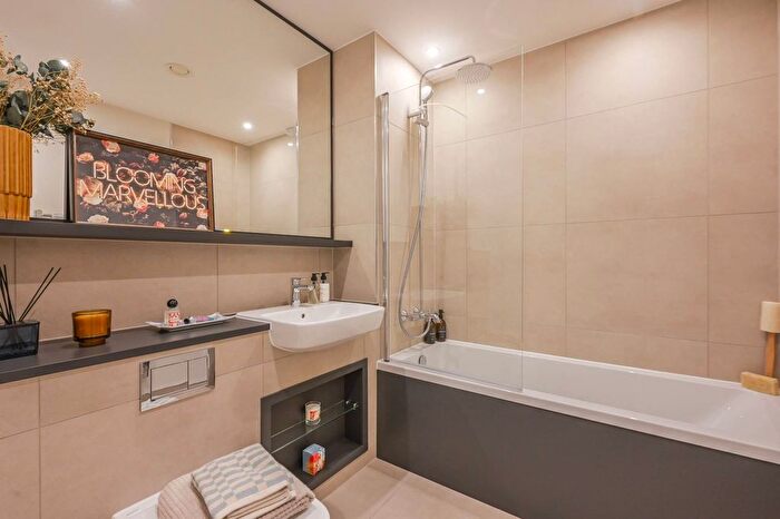 2 Bedroom Flat For Sale In Dagenham Green, Dagenham, RM9