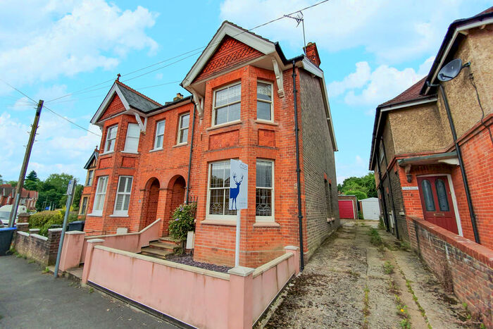 4 Bedroom Semi-Detached House To Rent In Grosvenor Road, East Grinstead, RH19
