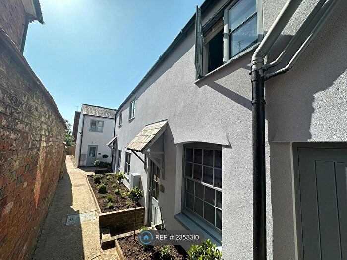 2 Bedroom Semi-Detached House To Rent In Brewery Court, Buckingham, MK18