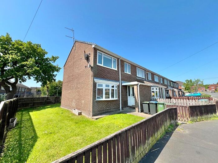 3 Bedroom End Of Terrace House For Sale In Clifton Green, Sunnybrow, Crook, DL15