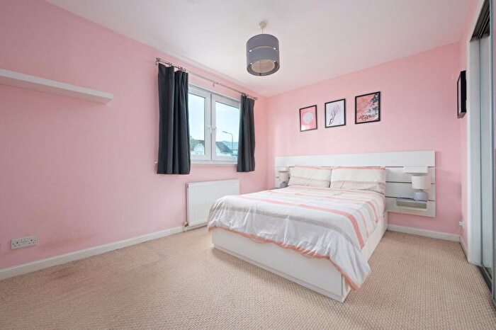 2 Bedroom Semi-Detached House For Sale In Willow Brae, Plean, FK7