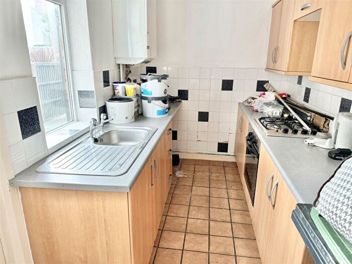 2 Bedroom End Of Terrace House For Sale In Montague Street, Mansfield, NG18