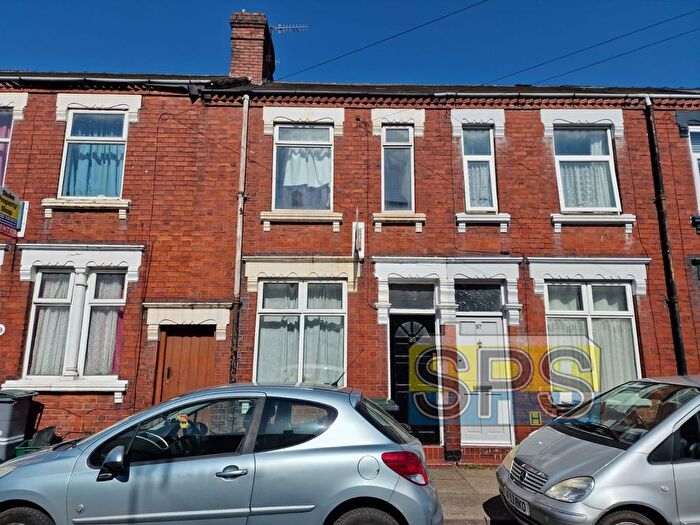 3 Bedroom Terraced House To Rent In Seaford Street, Stoke-On-Trent, ST4