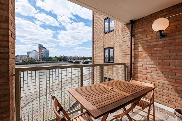 1 Bedroom Flat To Rent In Carrara Wharf, London, SW6