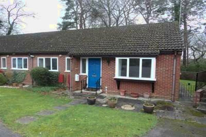 2 Bedroom Bungalow To Rent In Victoria Hill, GU51