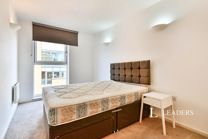 2 Bedroom Apartment To Rent In Skyline Central, Goulden Street, Manchester, M4