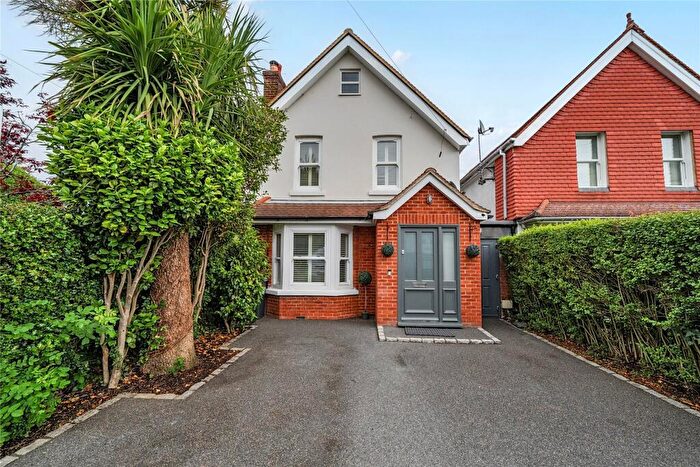 3 Bedroom Detached House For Sale In High Street, Horsell, Woking, Surrey, GU21