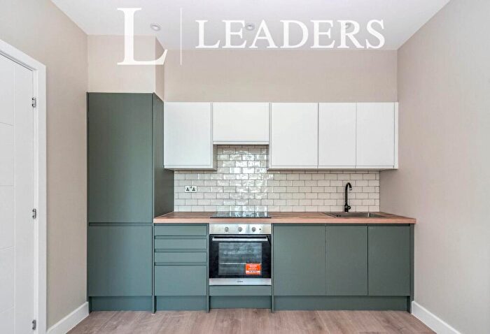 1 Bedroom Flat To Rent In Lurke Street, Bedford, Bedfordshire, MK40