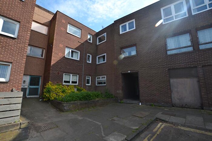 3 Bedroom Flat To Rent In Giles Street, Leith, Edinburgh, EH6