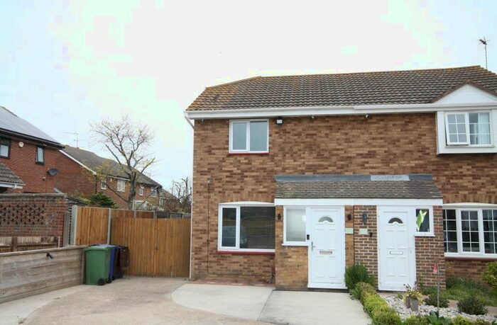 3 Bedroom Semi-Detached House To Rent In Satis Avenue, Milton Regis, Sittingbourne, ME10
