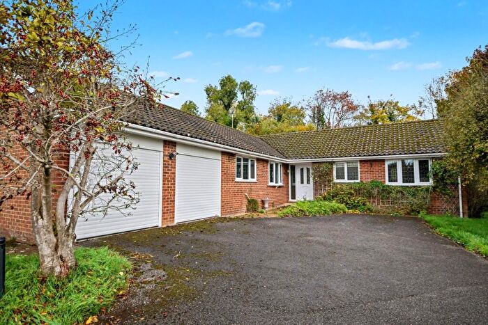 3 Bedroom Bungalow For Sale In Byworth Close, Farnham, GU9