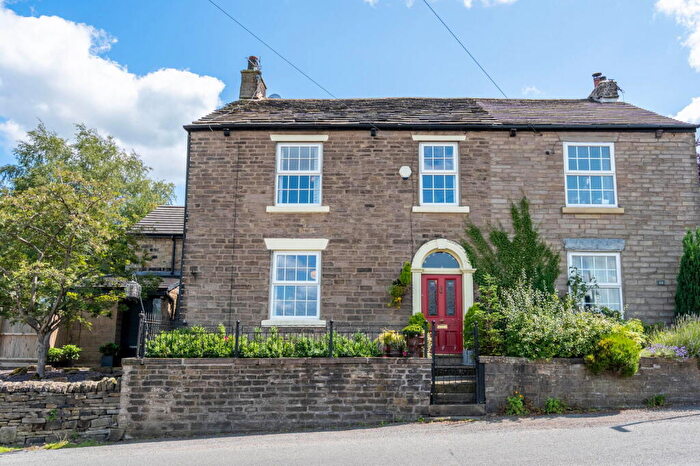 3 Bedroom Semi-Detached House For Sale In Glossop Road, Charlesworth, SK13