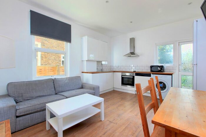 3 Bedroom Maisonette To Rent In Oakmead Road, Balham, London, SW12