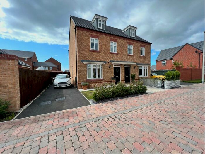3 Bedroom Semi-Detached House To Rent In Rainworth Drive, Kew, Southport, Merseyside, PR8