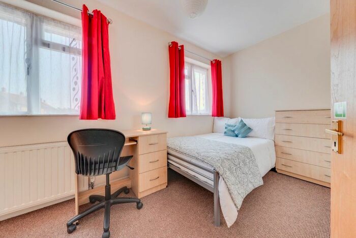 6 Bedroom Property To Rent In Kent Avenue, Canterbury, CT1