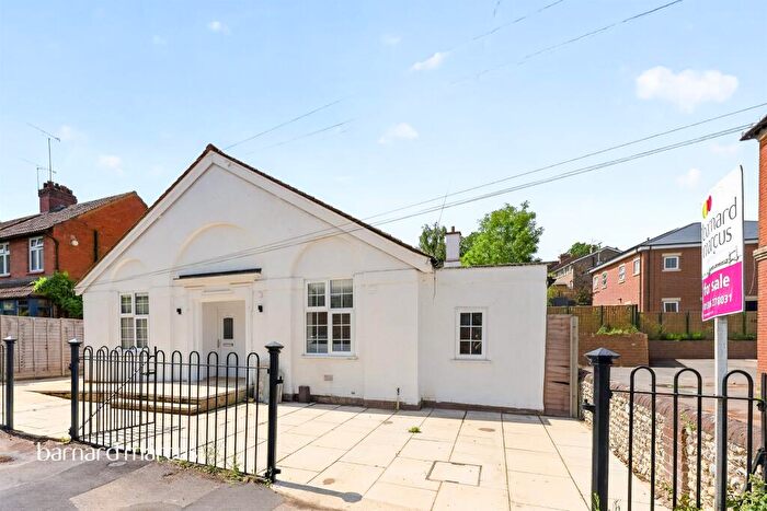 1 Bedroom Character Property For Sale In Dene Street, Dorking, RH4
