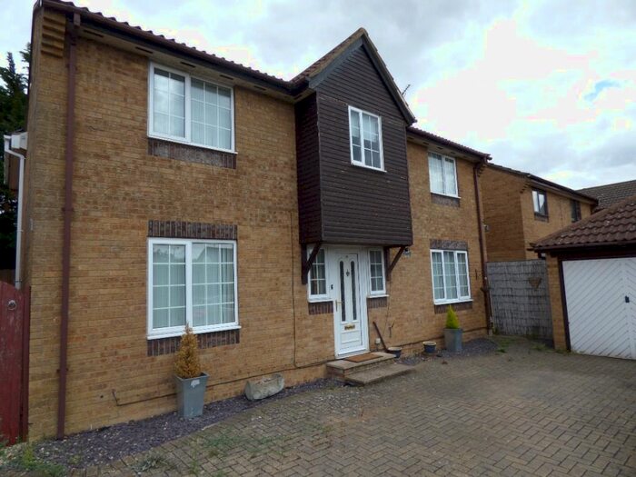 5 Bedroom Detached House To Rent In Boundary Close, Swindon, SN2