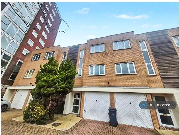 3 Bedroom Semi Detached House To Rent In Lakeside Rise, Manchester, M9