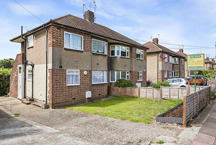 2 Bedroom Maisonette For Sale In Maylands Drive, Sidcup, DA14