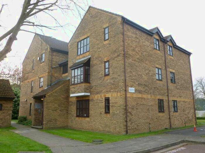 Studio To Rent In Jasmin Close, Northwood HA6