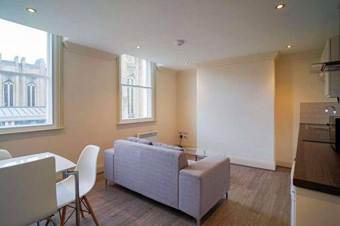 1 Bedroom Flat To Rent In Flat, St James Row, S1