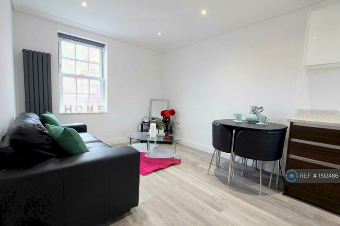 3 Bedroom Flat To Rent In Oxford Road, Reading, RG1