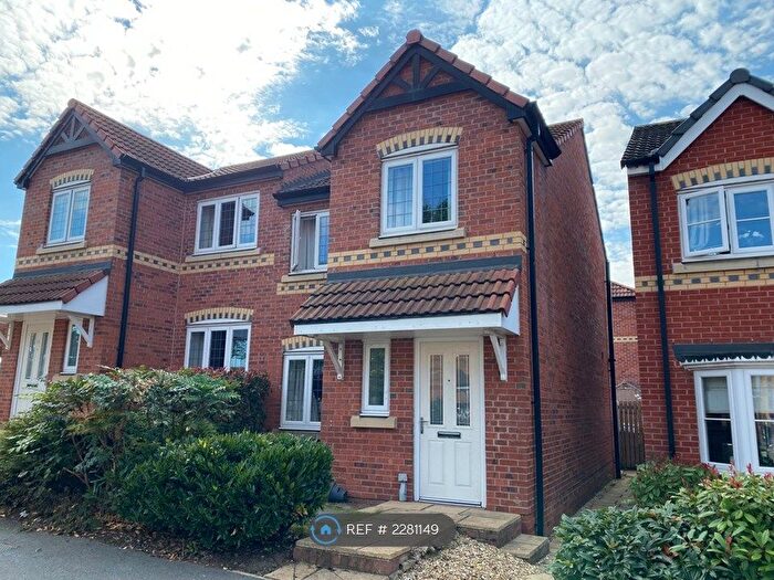3 Bedroom Semi-Detached House To Rent In Scrooby Road, Harworth, Doncaster, DN11