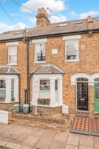 3 Bedroom Terraced House For Sale In Haliburton Road, St Margaret's, TW1
