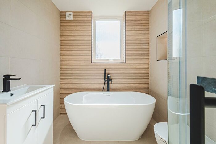 3 Bedroom Terraced House For Sale In Turnbull Close, Canada Lane, Faringdon, SN7